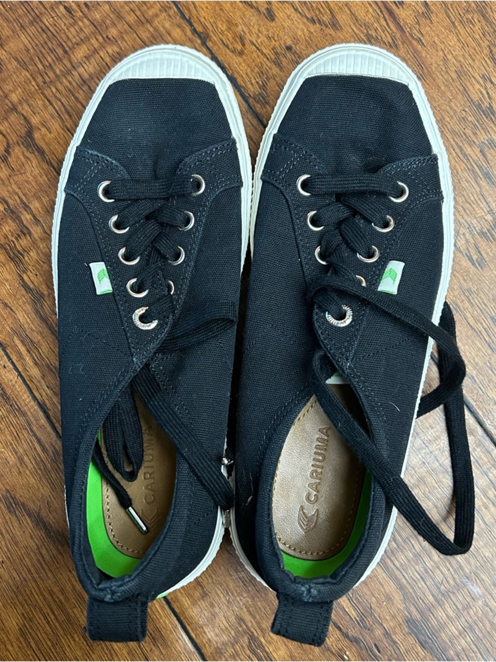 Cariuma OCA Low‎ Top Canvas Sneakers